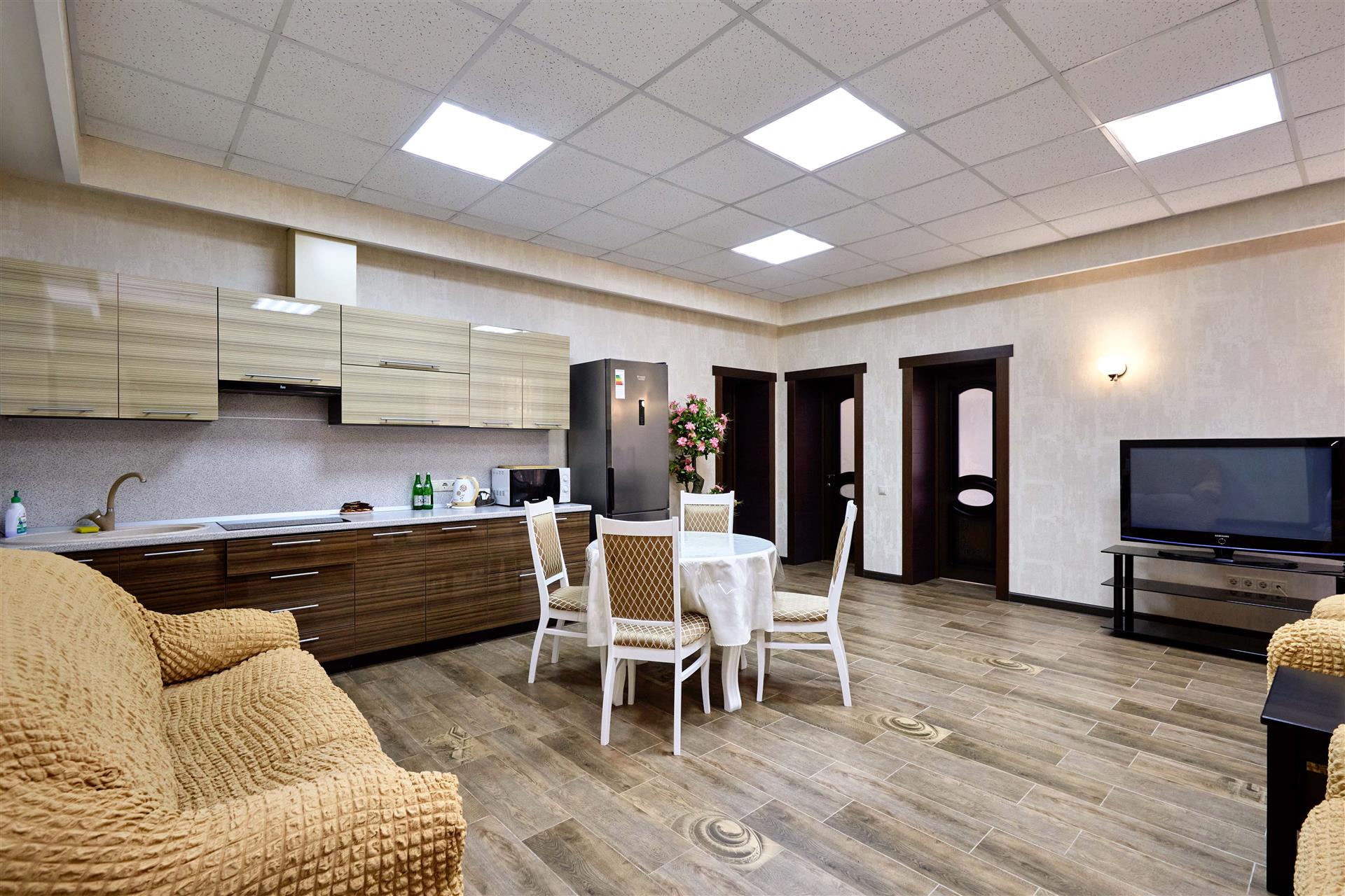 Фото №11: Коммерция 1931 м² - Новомихайловский, мкр. Лесной, ул. Мира, 86