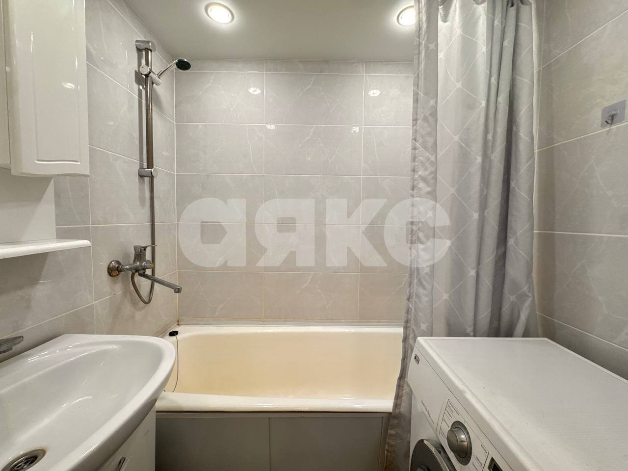 Фото №23: 2-комнатная квартира 46 м² - Нижнекамск, 20-й, ул. Бызова, 3