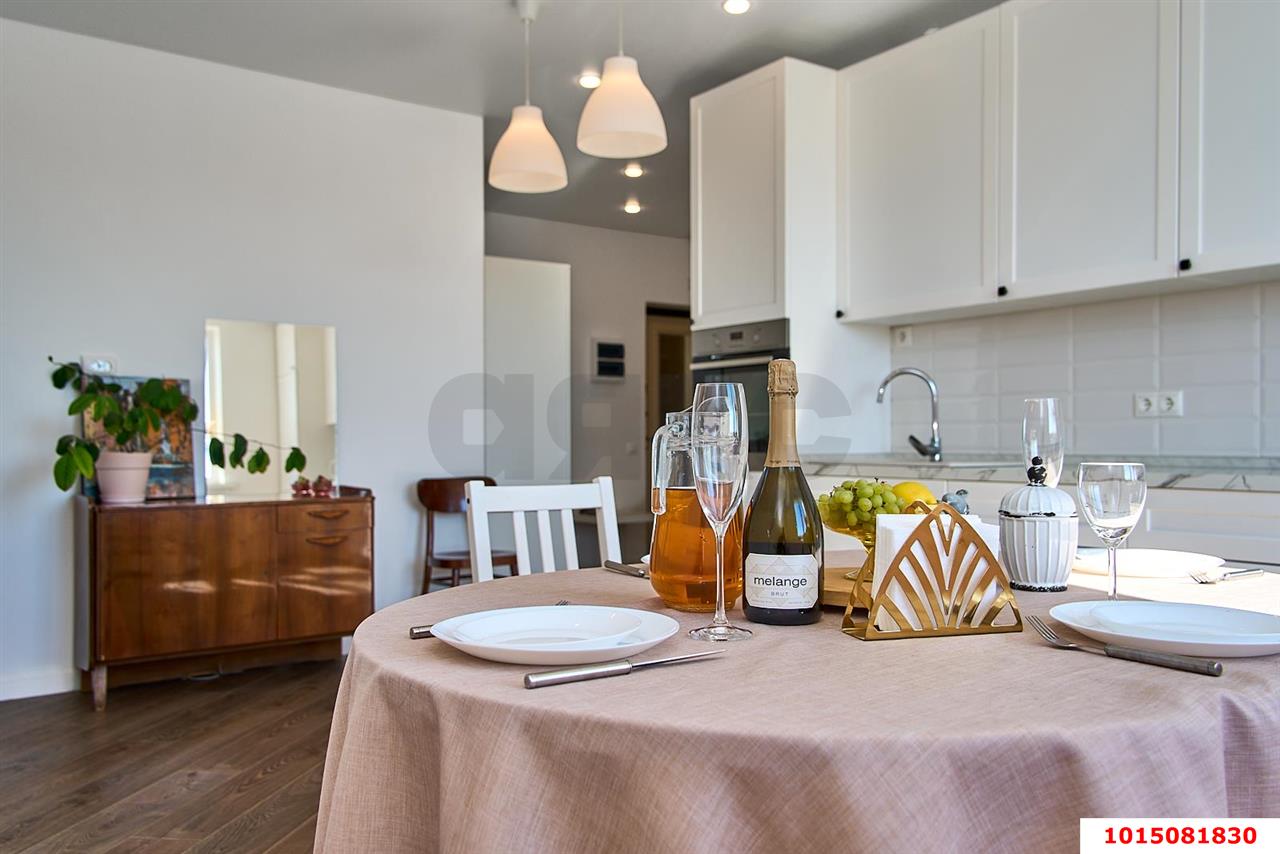 Фото №2: 2-комнатная квартира 70 м² - Краснодар, жилой комплекс Спорт-Сити, ул. Домбайская, 10/1к1