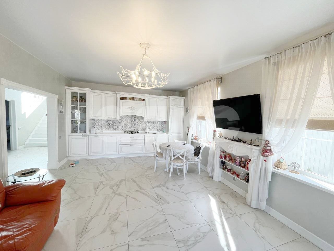 Фото №3: Дом 245 м² + 6 сот. - Молодёжное, СНТ ОК Изумруд, ул. Рубиновая