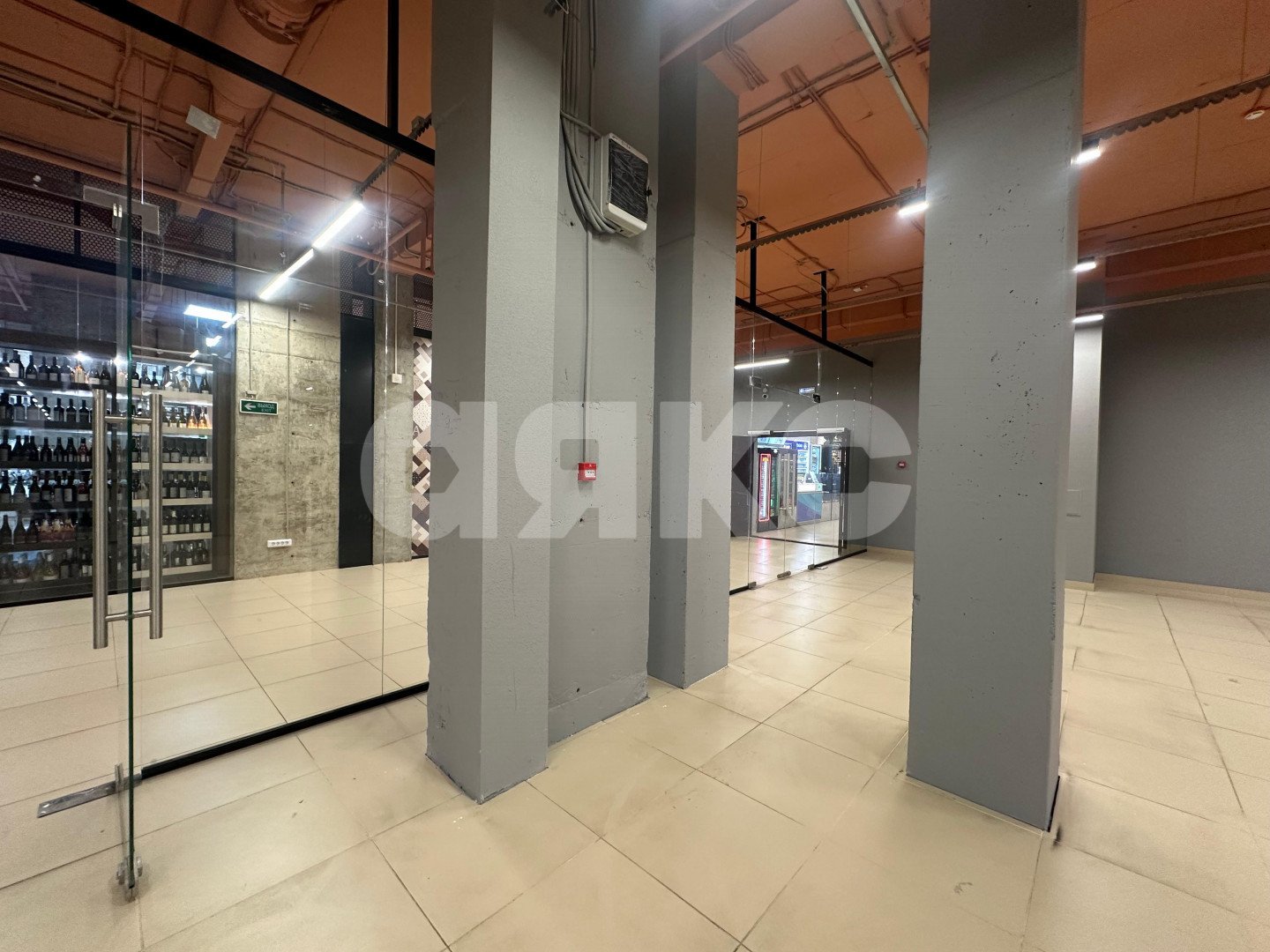 Фото №3: Коммерция 255 м² - Ростов-на-Дону, жилой комплекс Сердце Ростова 2, ул. Ларина, 45с2