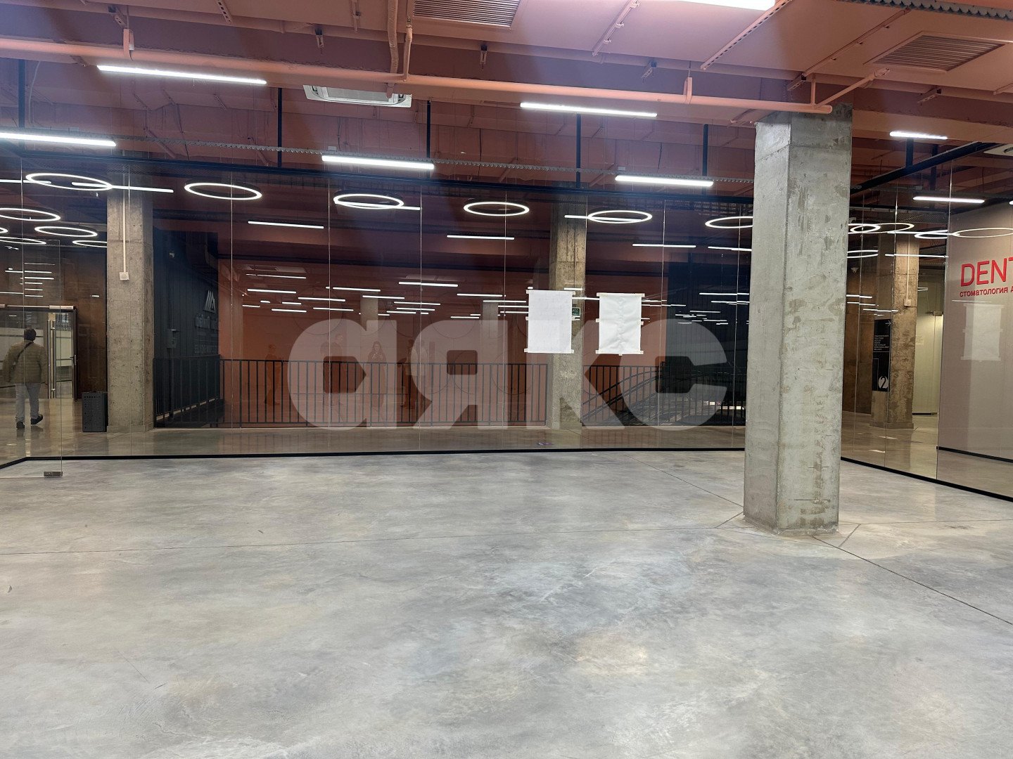 Фото №2: Коммерция 255 м² - Ростов-на-Дону, жилой комплекс Сердце Ростова 2, ул. Ларина, 45с2