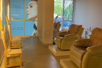 Фото №2: Торговое помещение 96 м² - Краснодар, мкр. Центральный, ул. Кубанская Набережная, 35