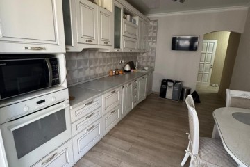 Фото №2: 1-комнатная квартира 52 м² - Краснодар, мкр. Хлопчато-бумажный Комбинат, ул. Старокубанская, 141