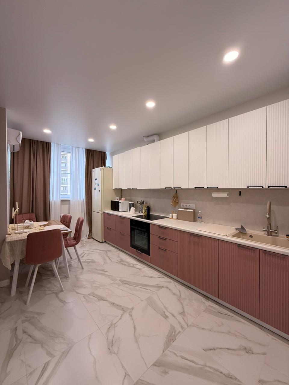 Фото №1: 2-комнатная квартира 54 м² - Краснодар, Прикубанский внутригородской округ, ЖК Лучший, мкр. имени Петра Метальникова, ул. Петра Метальникова, 38