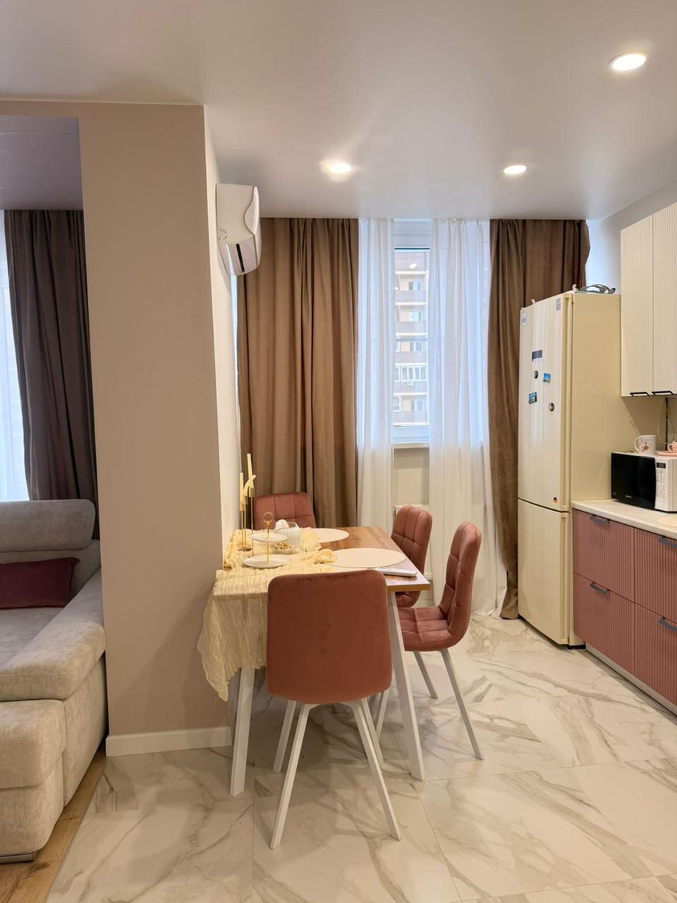 Фото №2: 2-комнатная квартира 54 м² - Краснодар, Прикубанский внутригородской округ, ЖК Лучший, мкр. имени Петра Метальникова, ул. Петра Метальникова, 38