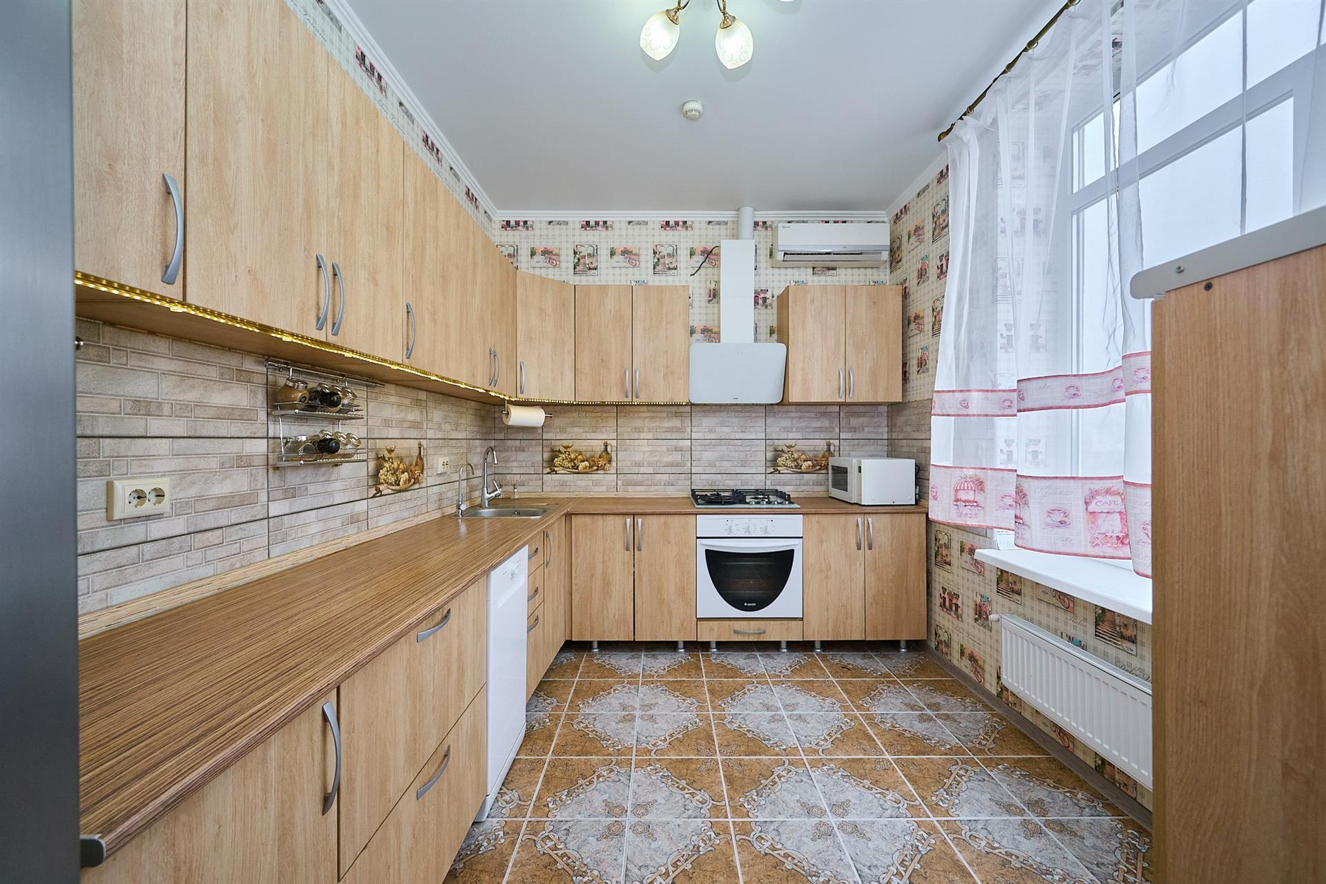 Фото №3: Дом 235 м² + 10 сот. - Копанской, мкр. Прикубанский внутригородской округ, ул. Центральная, 19