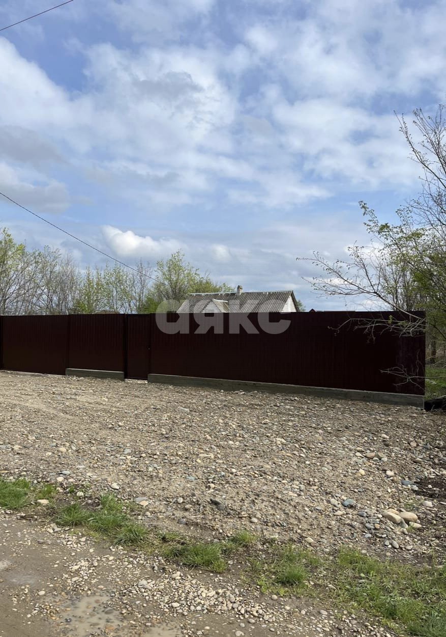 Фото №2: Дом 1071 м² + 10 сот. - Новокубанск, ул. Можайская, 11