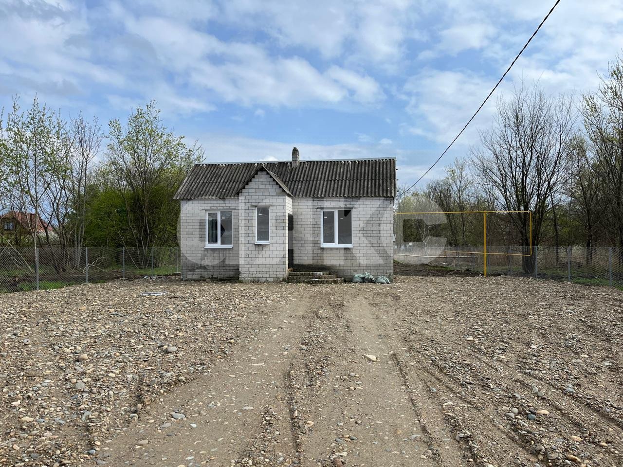 Фото №1: Дом 1071 м² + 10 сот. - Новокубанск, ул. Можайская, 11