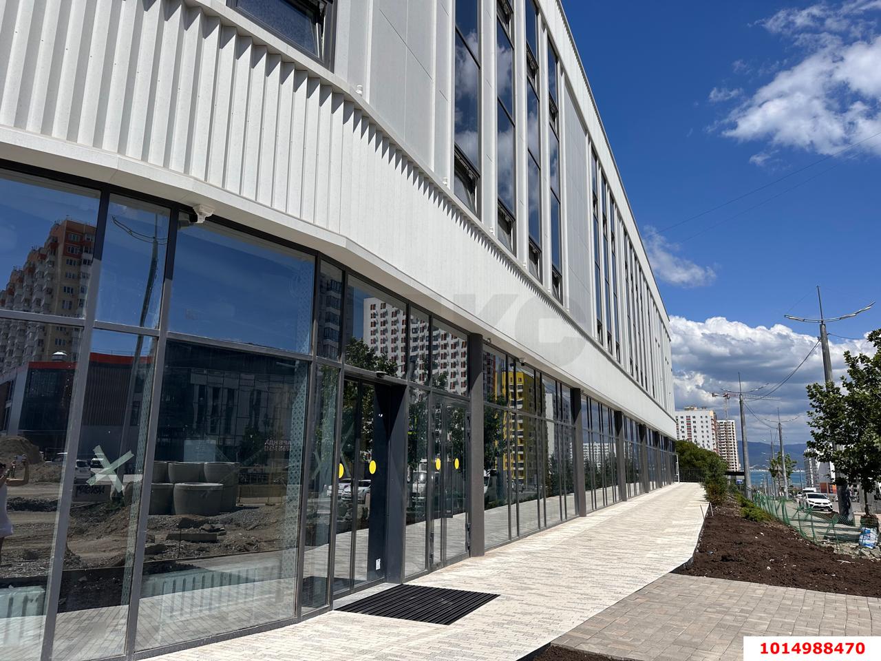 Фото №3: Коммерция 1453 м² - Новороссийск, Южный, мкр. 15-й, ул. Мурата Ахеджака, 2