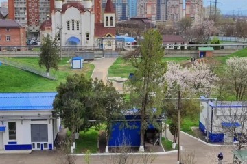 Фото №1: 2-комнатная квартира 65 м² - Краснодар, мкр. Гидростроителей, ул. Автолюбителей, 52/3