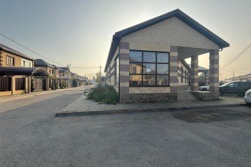 Фото №2: Торговое помещение 240 м² - Ленина, п. коттеджный  Виктория Престиж, ул. Мечтателей, 6