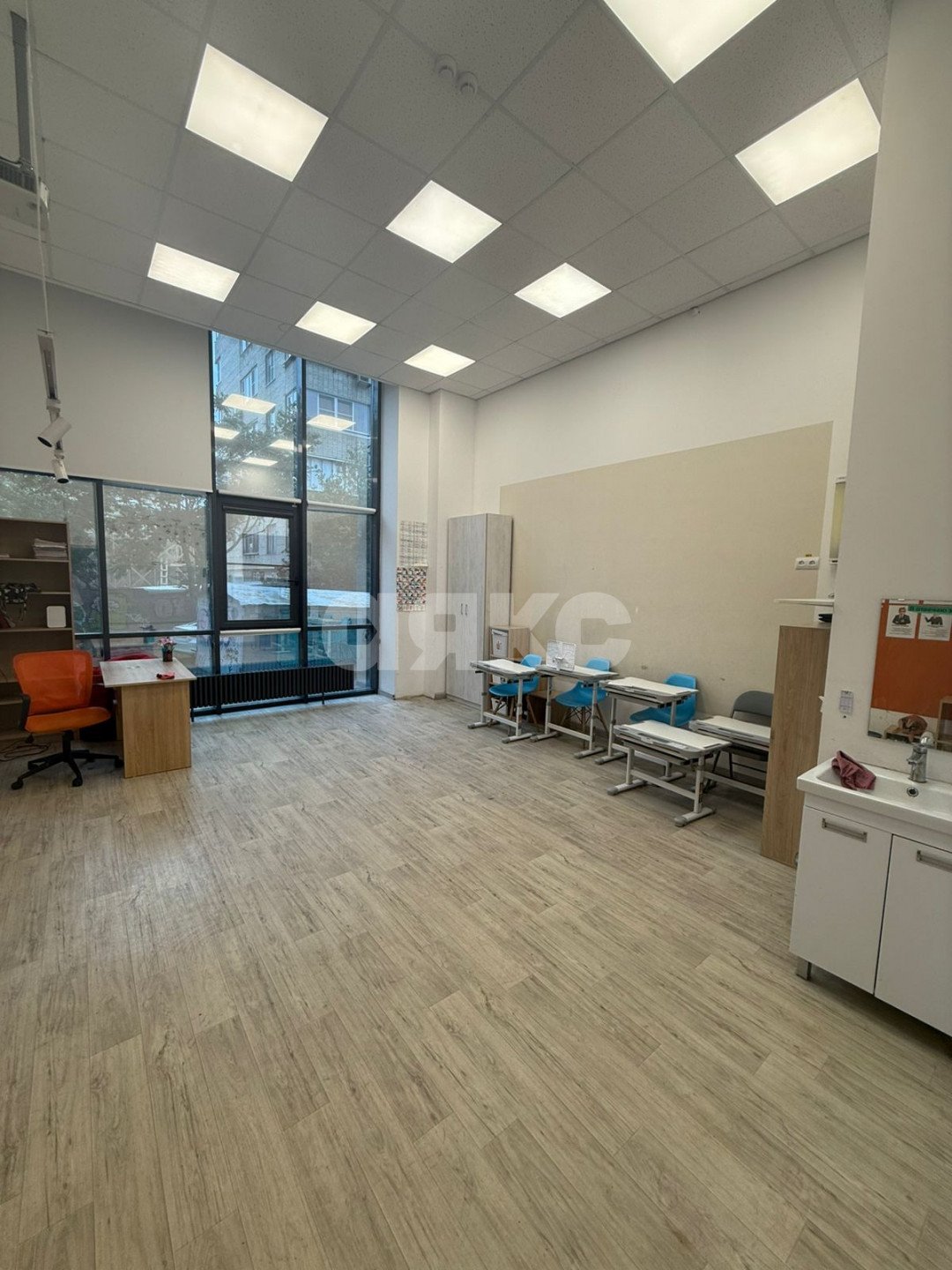 Фото №8: Коммерция 238 м² - Ростов-на-Дону, Кировский, ул. Максима Горького, 120