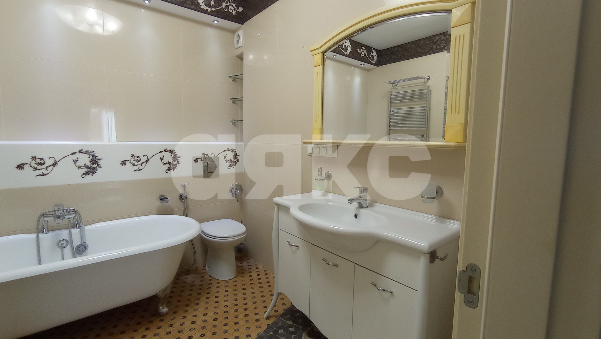 Фото №14: 3-комнатная квартира 124 м² - Мариуполь, Жовтневый, ул. Бахчиванджи, 5Б