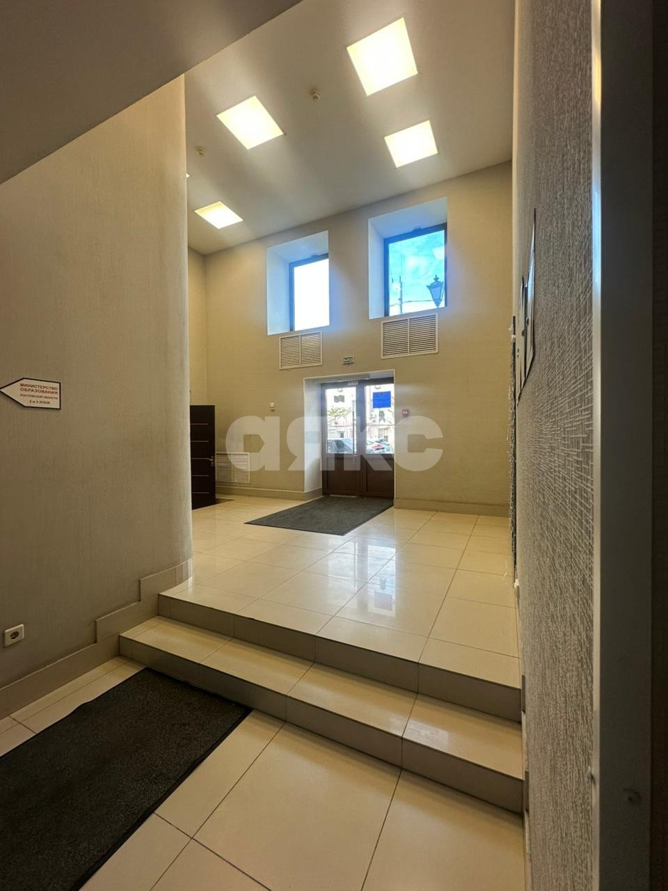 Фото №2: Коммерция 3339 м² - Ростов-на-Дону, Ленинский, ул. Темерницкая, 44