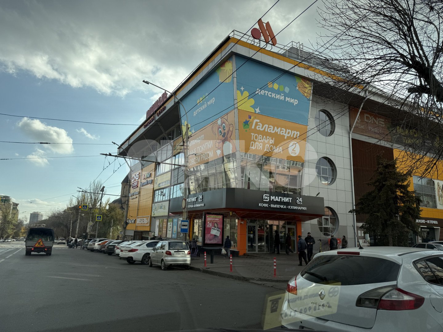 Фото №2: Коммерция 300 м² - Ростов-на-Дону, Нахичевань, ул. площадь Толстого, 6А