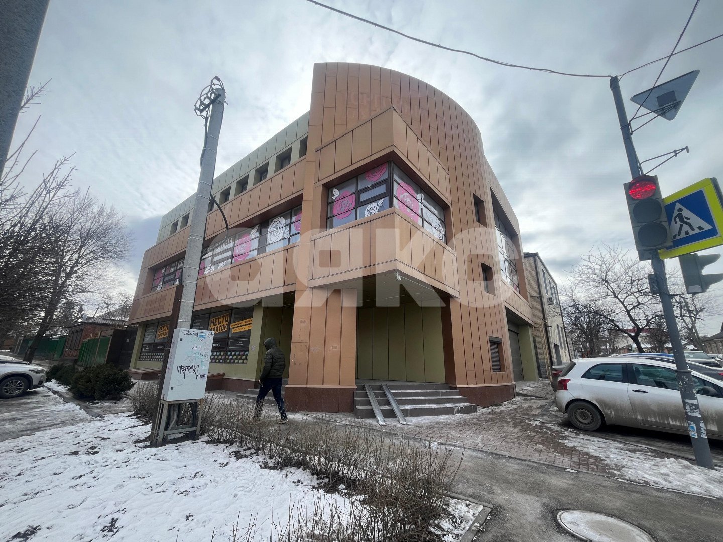 Фото №1: Коммерция 220 м² - Ростов-на-Дону, Западный, ул. Мадояна, 53/1