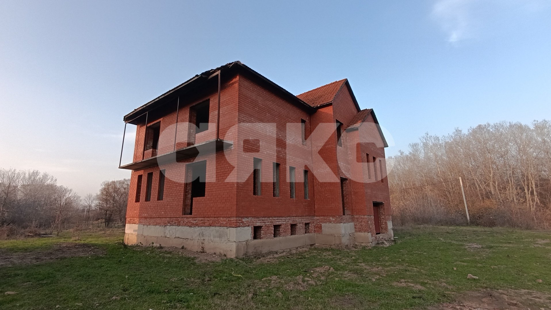 Фото №2: Дом 350 м² + 19.8 сот. - Саратовская, 13-й квартал, 5