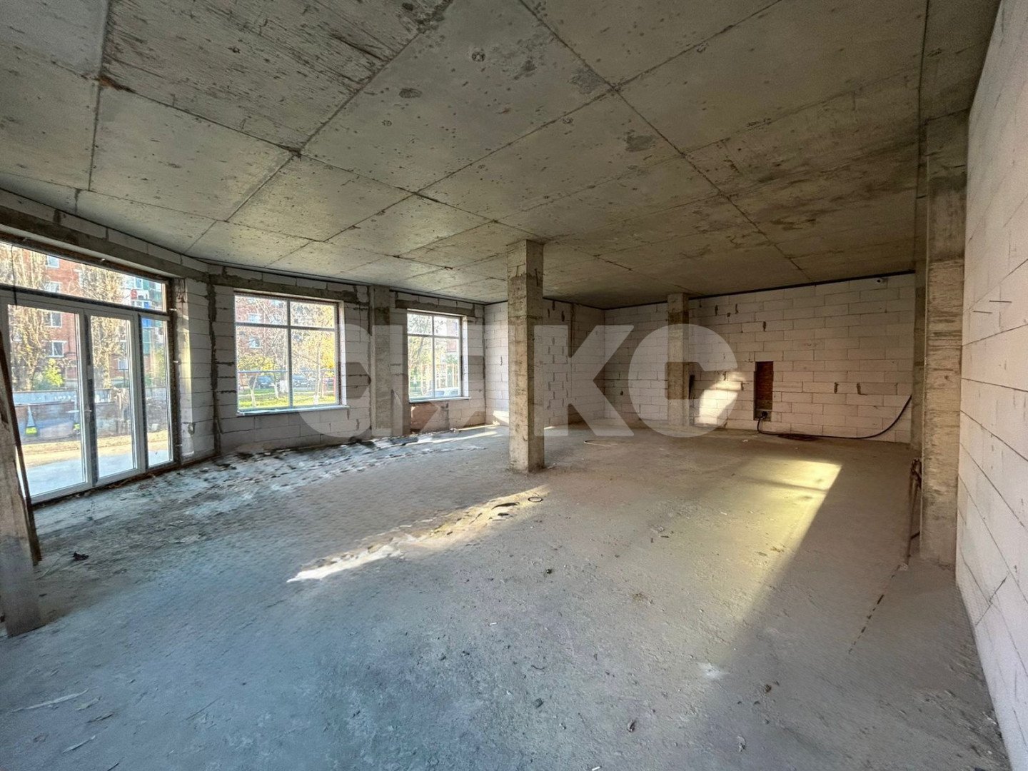 Фото №9: Коммерция 300 м² - Майкоп, квартал Черёмушки, ул. Димитрова, 23