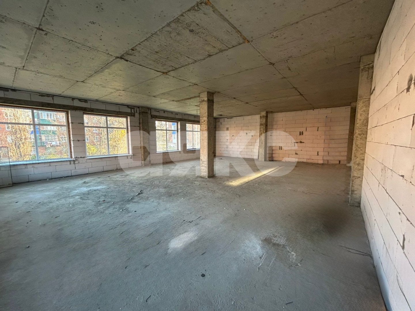 Фото №6: Коммерция 300 м² - Майкоп, квартал Черёмушки, ул. Димитрова, 23