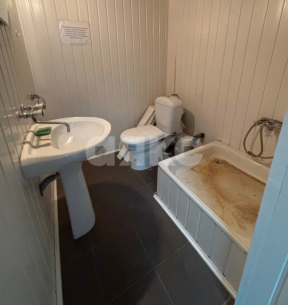 Фото №8: Коммерция 97 м² - Волгоград, Ворошиловский, ул. Огарёва, 1