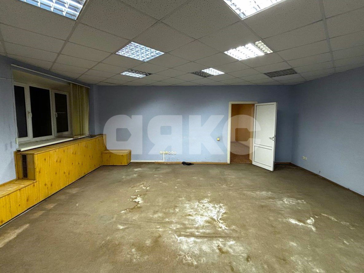 Фото №4: Коммерция 97 м² - Волгоград, Ворошиловский, ул. Огарёва, 1