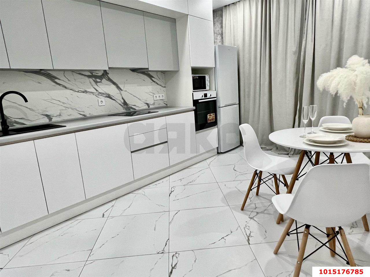 Фото №1: 1-комнатная квартира 37 м² - Краснодар, жилой комплекс Самолёт, ул. Западный Обход, 39/2к1