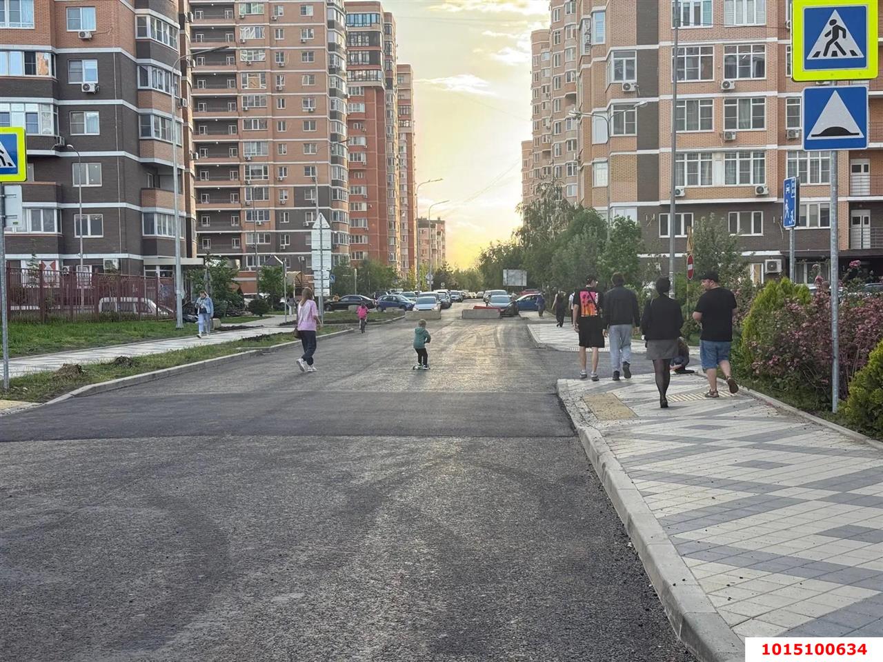 Фото №1: Торговое помещение 84 м² - Краснодар, Прикубанский внутригородской округ, Фестивальный, ЖК Екатеринодар, мкр. Солнечный, ул. Архитектора Петина, 16