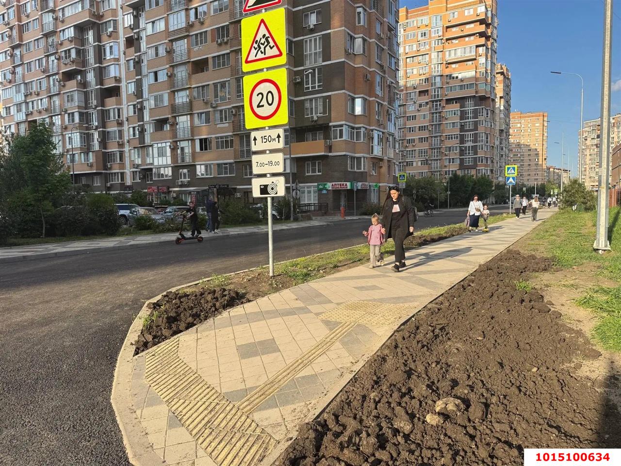 Фото №3: Торговое помещение 84 м² - Краснодар, Прикубанский внутригородской округ, Фестивальный, ЖК Екатеринодар, мкр. Солнечный, ул. Архитектора Петина, 16