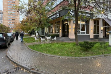 Фото №3: Торговое помещение 40 м² - Краснодар, мкр. Солнечный, ул. Казбекская, 14