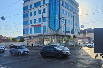 Фото №1: Торговое помещение 196 м² - Краснодар, мкр. Фестивальный, ул. Бабушкина, 166