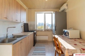 Фото №1: 2-комнатная квартира 51 м² - Краснодар, мкр. Юбилейный, ул. 70-летия Октября, 18