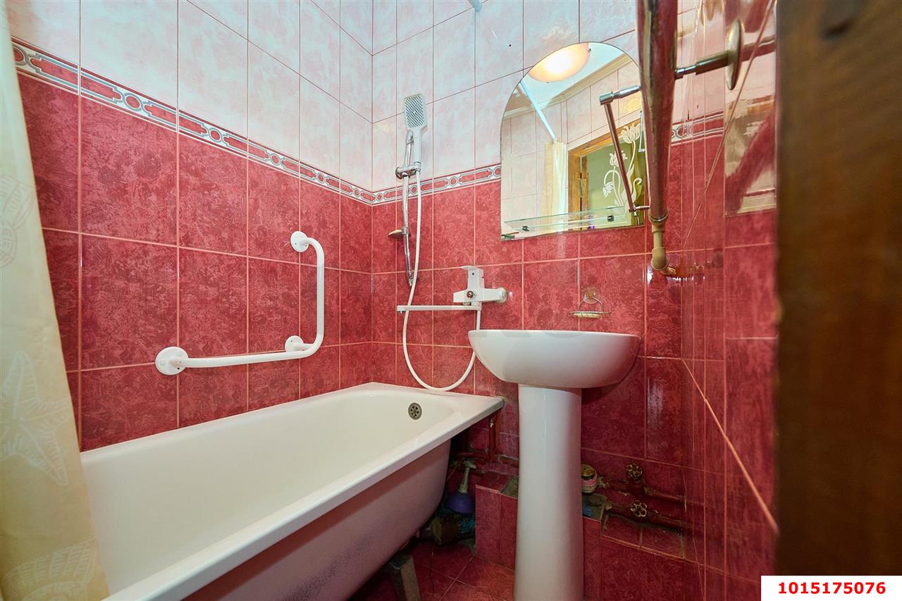 Фото №9: 3-комнатная квартира 53 м² - Краснодар, Центральный, ул. Коммунаров, 205