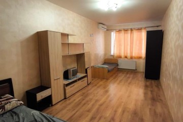 Фото №1: 1-комнатная квартира 42 м² - Краснодар, мкр. Музыкальный, ул. имени И.И. Дунаевского, 11