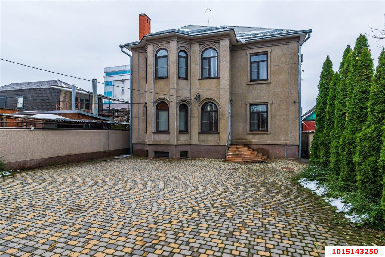 Фото №1: Дом 500 м² + 6 сот. - Краснодар, Западный внутригородской округ, мкр. Фестивальный, ул. Карла Маркса, 108