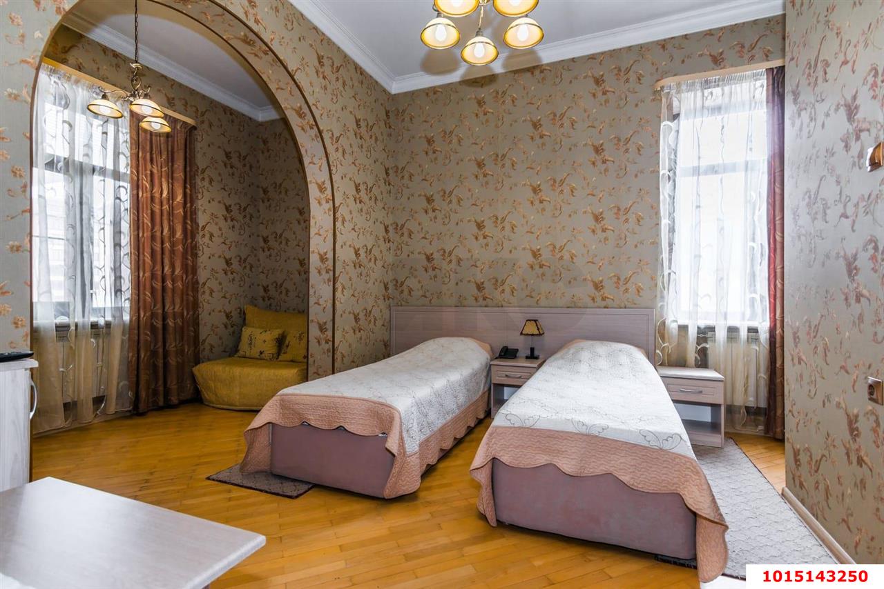 Фото №7: Дом 500 м² + 6 сот. - Краснодар, Западный внутригородской округ, мкр. Фестивальный, ул. Карла Маркса, 108