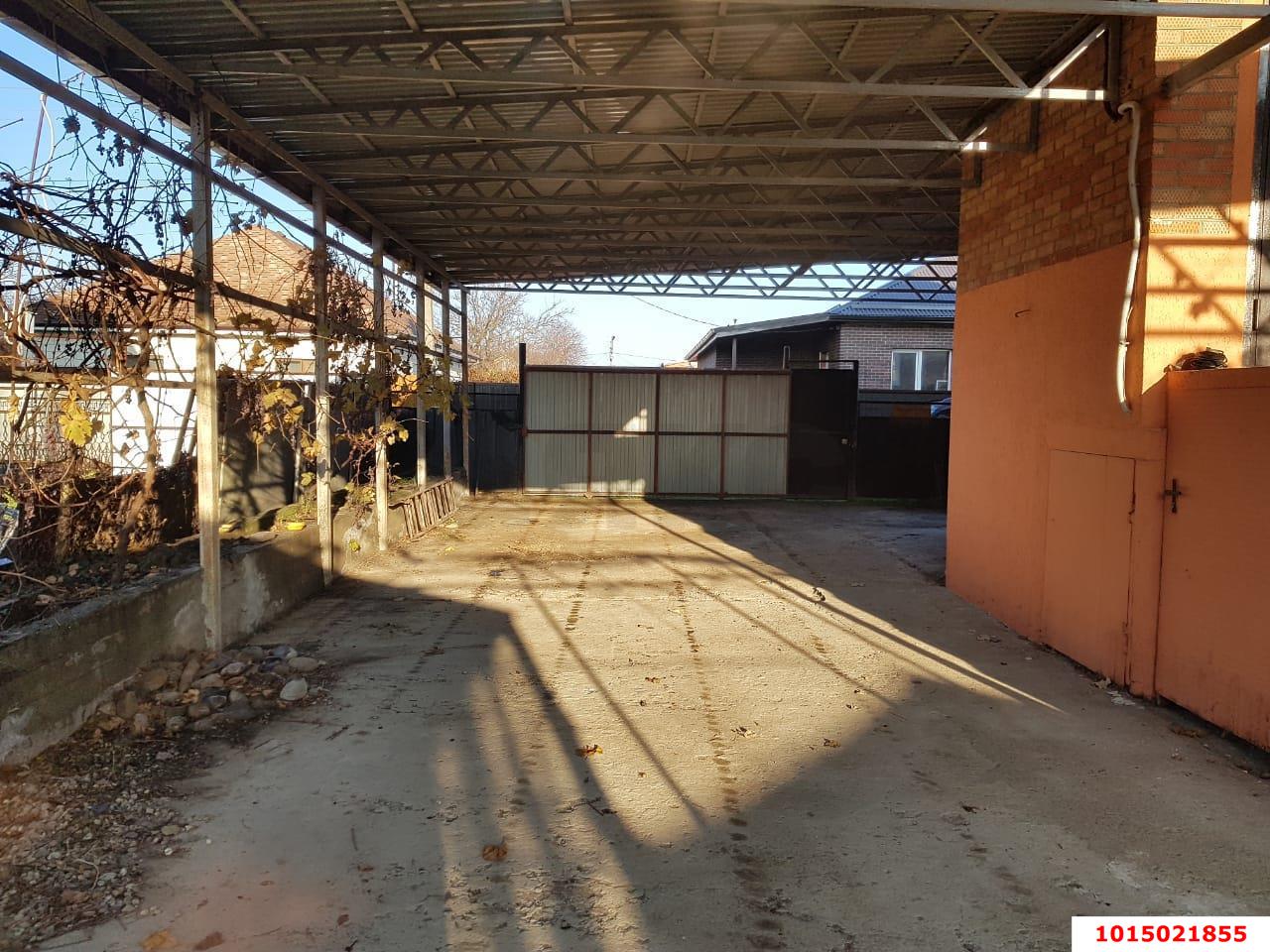 Фото №1: Дом 180 м² + 6 сот. - Ленина, Карасунский внутригородской округ, снт Радуга, ул. Радужная, 793