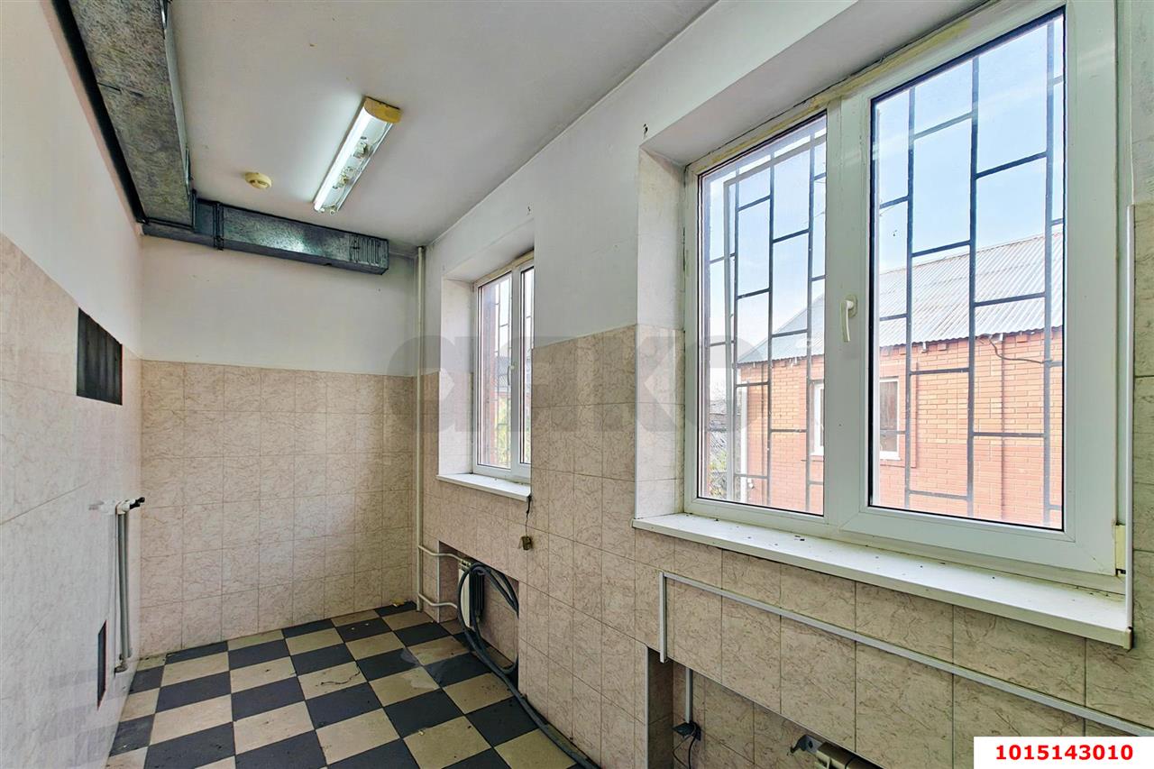 Фото №13: Коммерция 150 м² - Краснодар, Западный внутригородской округ, мкр. Фестивальный, ул. Бабушкина, 148