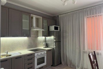 Фото №1: 1-комнатная квартира 41 м² - Краснодар, мкр. Карасунский внутригородской округ, ул. имени Виктора Нарыкова, 10