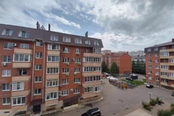 Фото №1: 1-комнатная квартира 41 м² - Берёзовый, мкр. Витаминкомбинат, ул. 2-я Целиноградская, 38/3