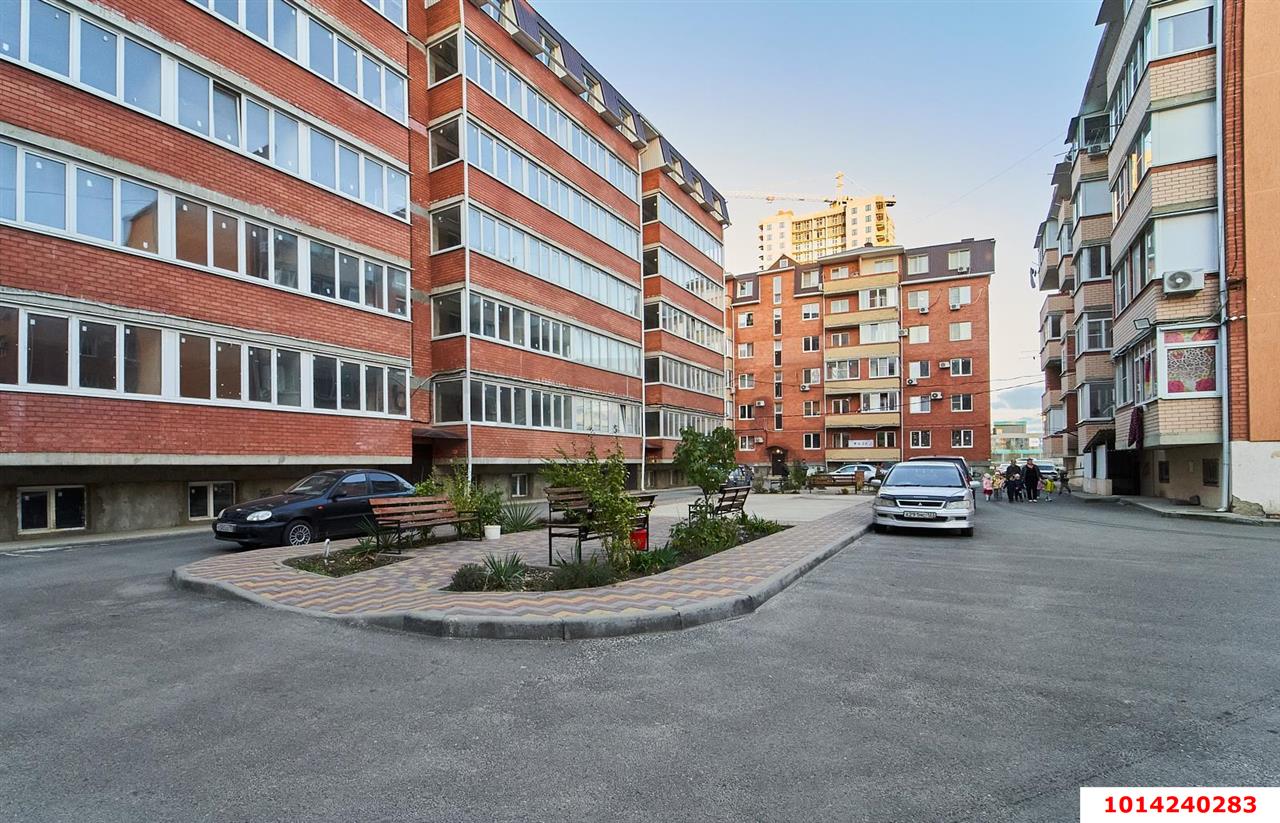 Фото №1: 1-комнатная квартира 41 м² - Берёзовый, Прикубанский внутригородской округ, мкр. Витаминкомбинат, ул. 2-я Целиноградская, 38/3