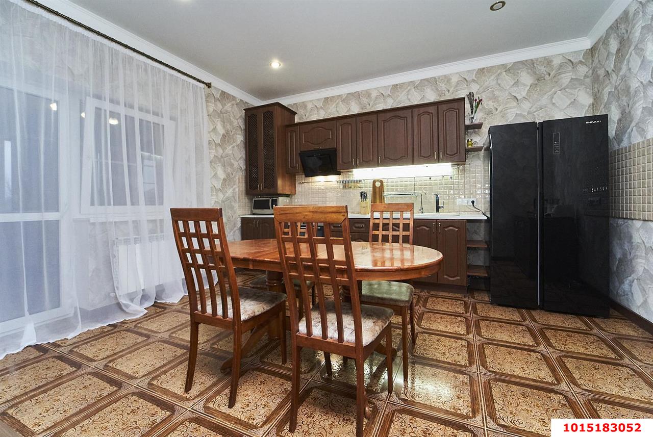 Фото №1: Дом 306 м² + 10.59 сот. - Знаменский, Карасунский внутригородской округ, ул. Центровая, 17