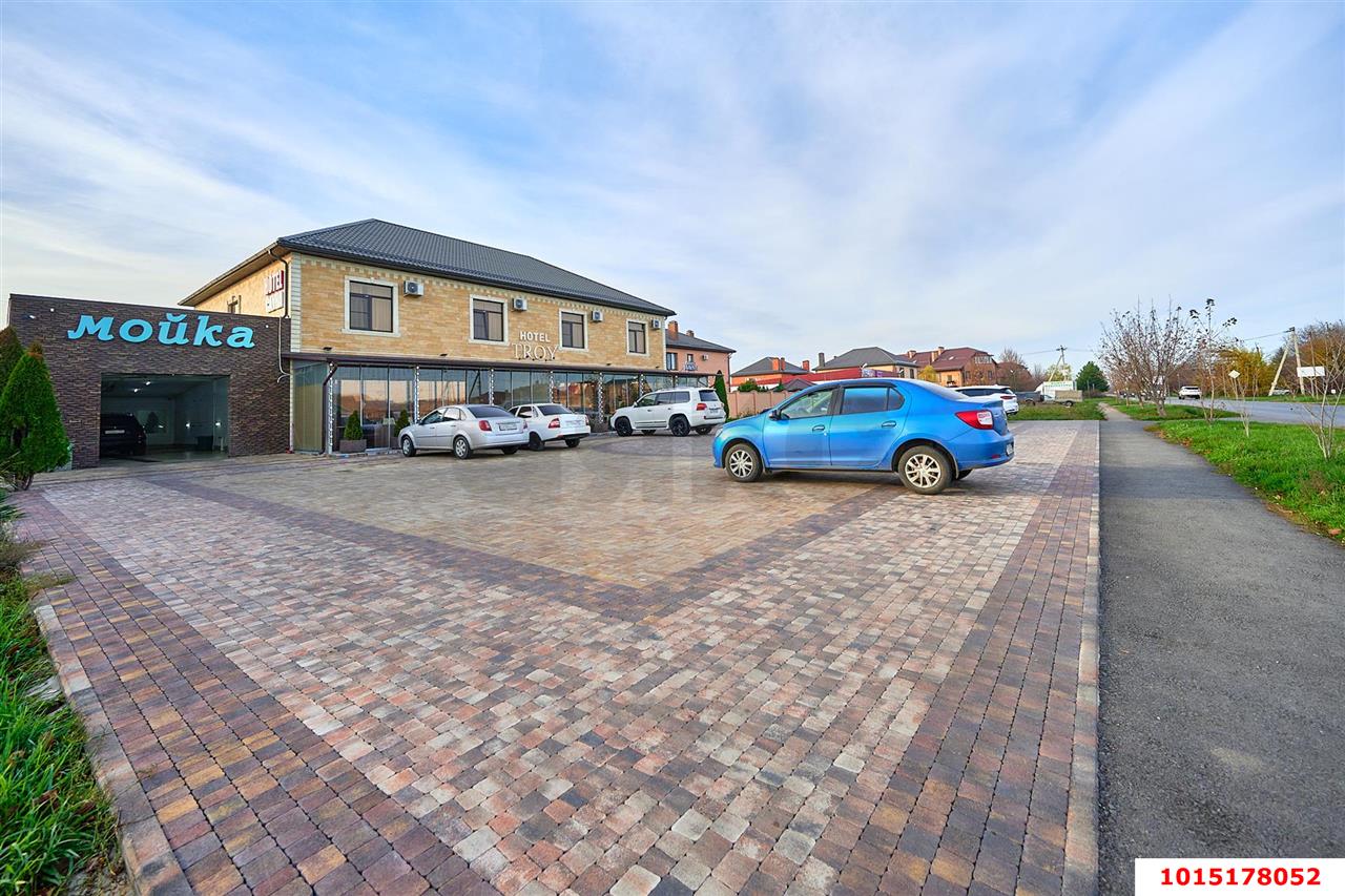 Фото №3: Коммерция 830 м² - Новотитаровская, ул. Королёва, 42