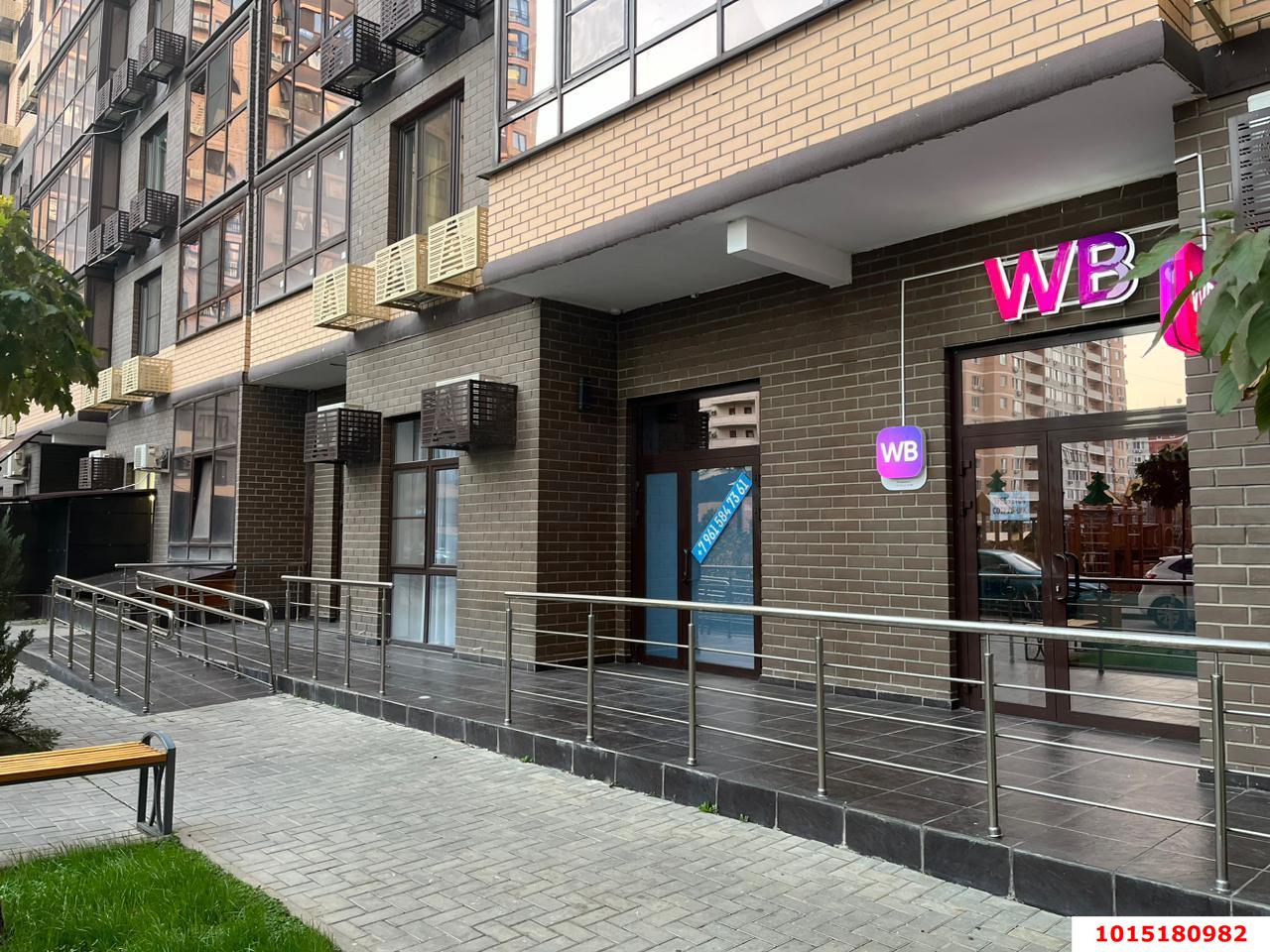 Фото №1: Торговое помещение 48 м² - Краснодар, жилой комплекс Маршал, ул. Гаражная, 87