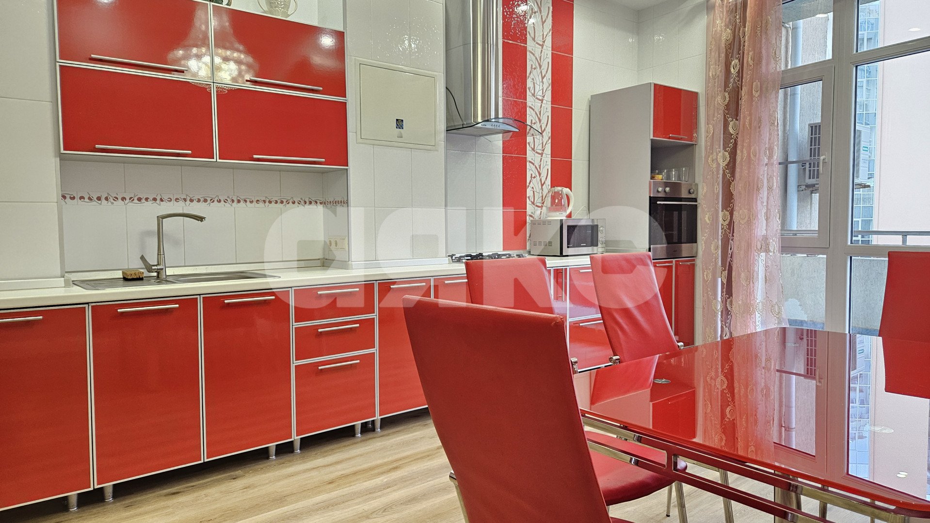 Фото №4: 2-комнатная квартира 99 м² - Геленджик, Толстый Мыс, ул. Красногвардейская, 38АлитБ