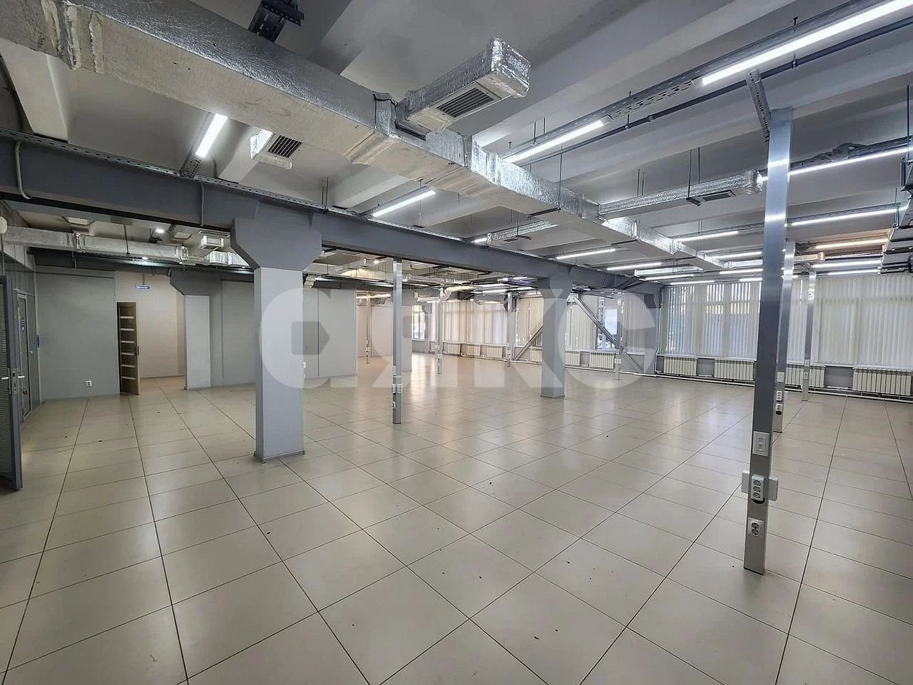 Фото №3: Коммерция 263 м² - Ростов-на-Дону, Западный, ул. Пескова, 1