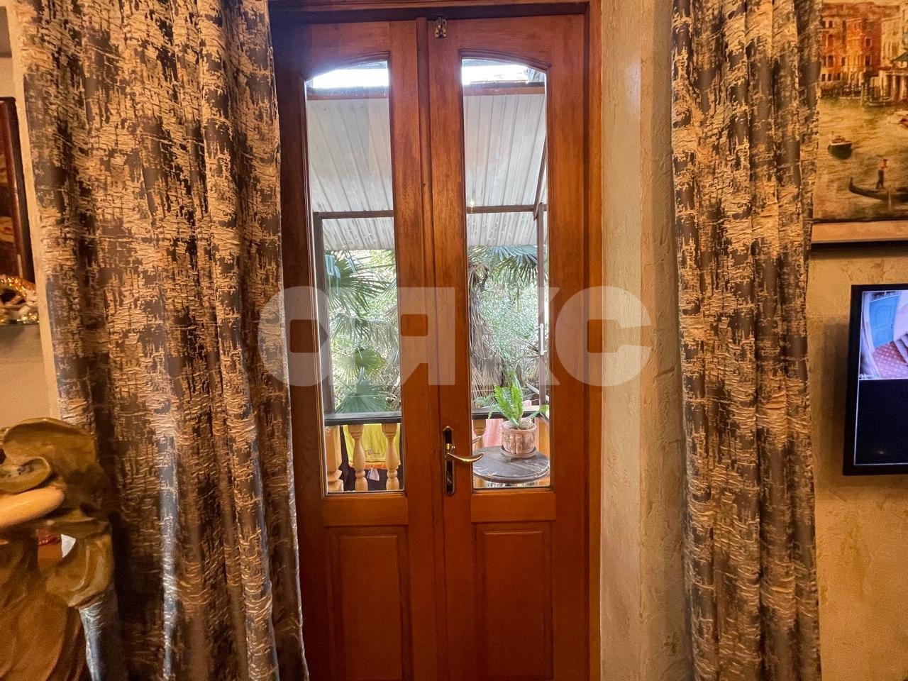 Фото №4: 3-комнатная квартира 65 м² - Сочи, Центральный, ул. Войкова, 49