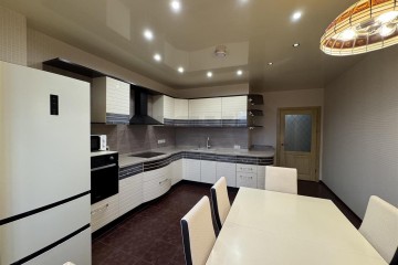 Фото №1: 3-комнатная квартира 140 м² - Краснодар, мкр. Центральный, ул. Кубанская набережная, 31/1