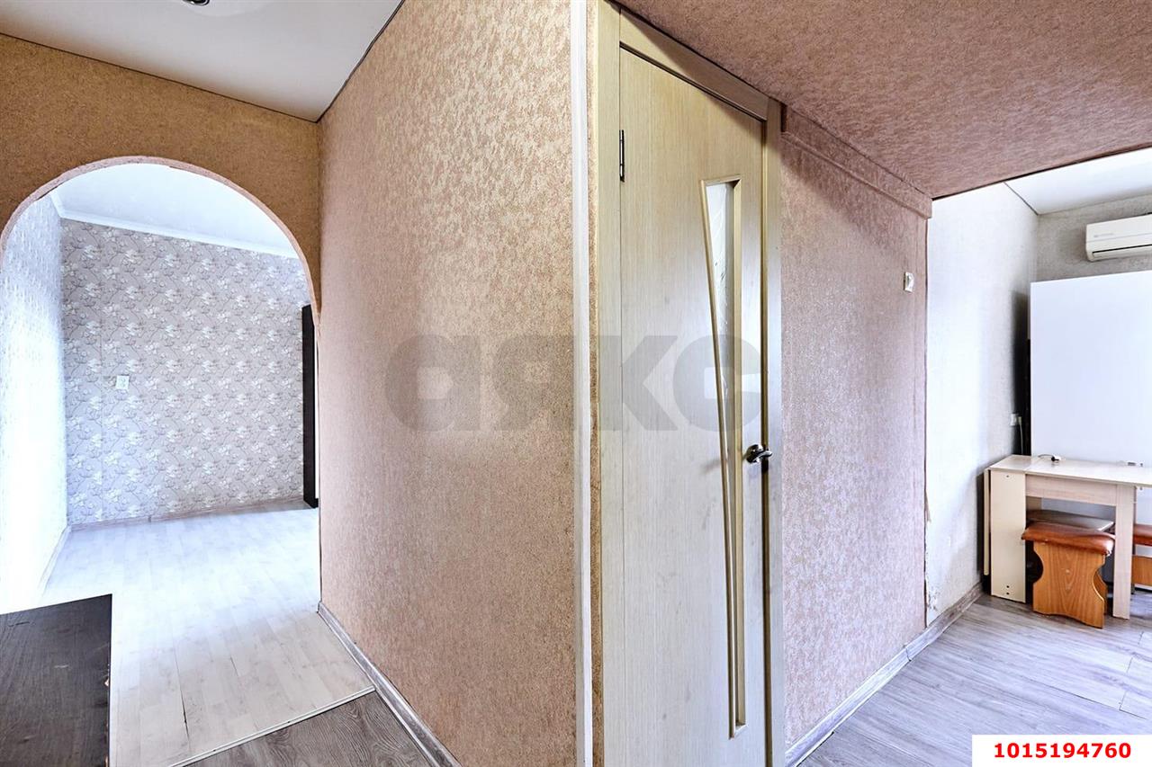 Фото №2: 2-комнатная квартира <span class="whitespace-nowrap">40 м²</span>, <span class="whitespace-nowrap">4/4 эт.</span> - Краснодар, Западный внутригородской округ, мкр. Фестивальный, ул. имени Тургенева, 110