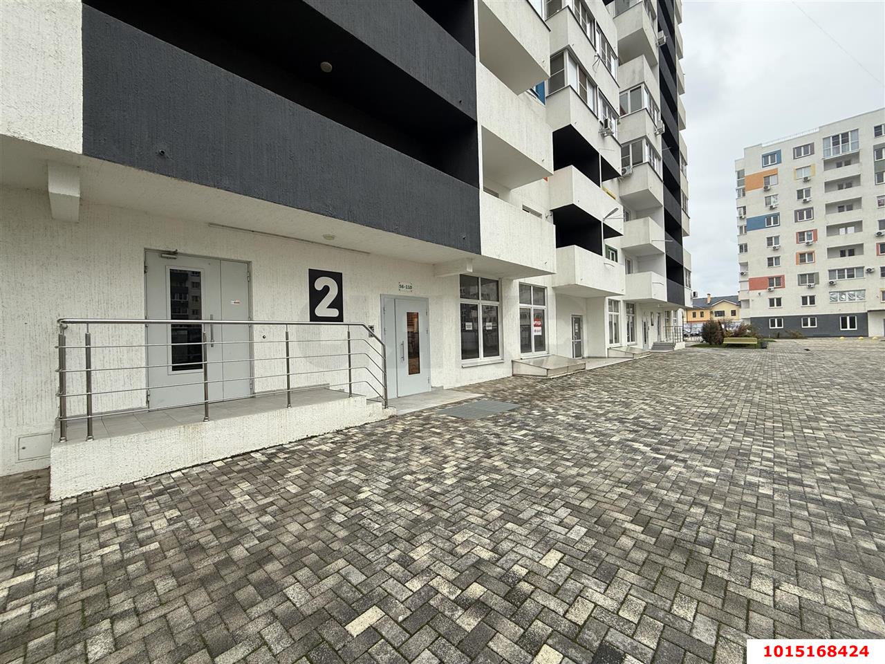 Фото №1: Торговое помещение 130 м² - Краснодар, жилой комплекс Южане, ул. Даниила Смоляна, 65